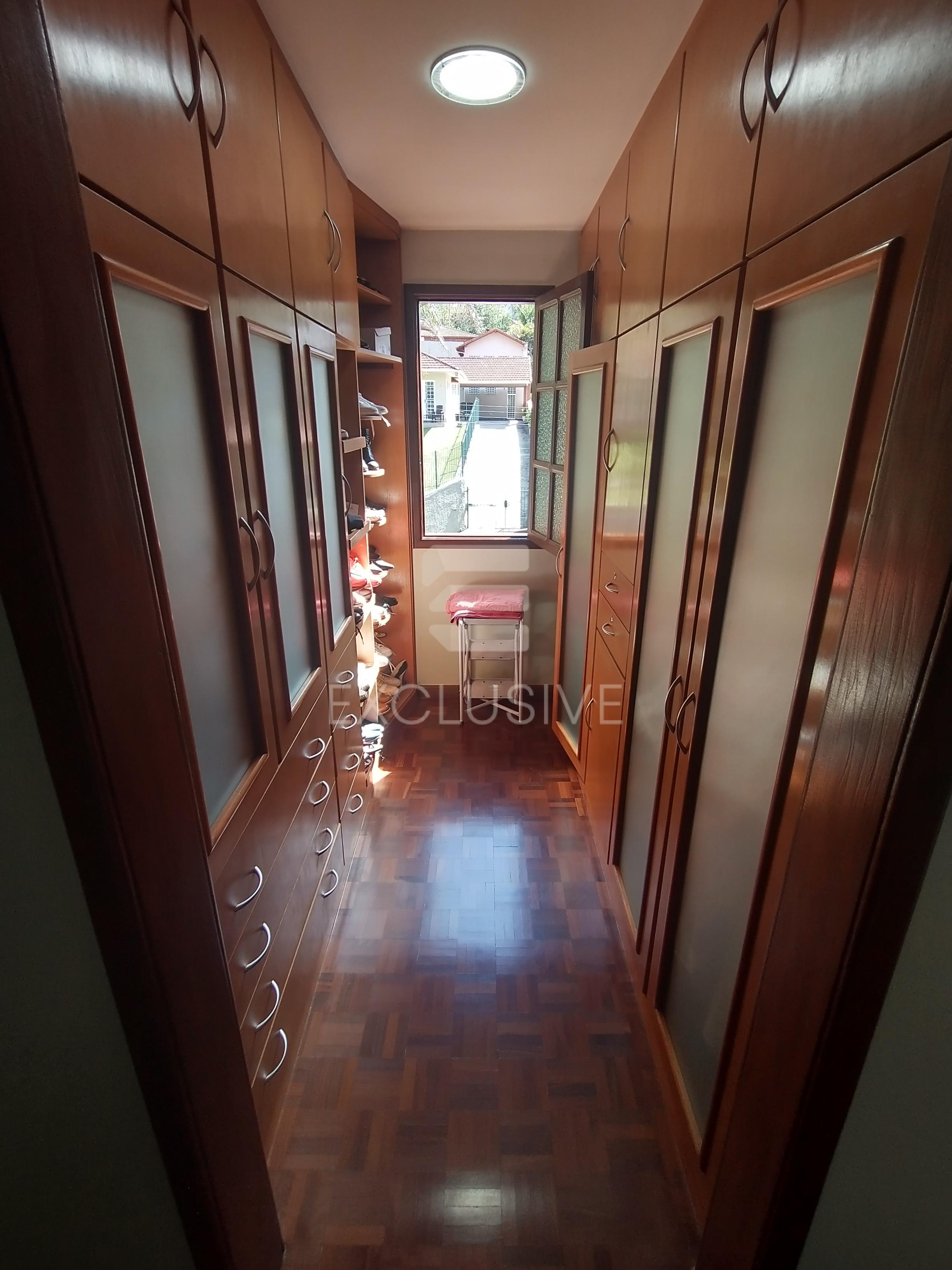 Casa com 4 dormit&oacute;rios &agrave; venda, 500 m&sup2; por R$ 2.600.000,00 - C&ocirc;nego - Nova Friburgo/RJ  Nova Friburgo - 