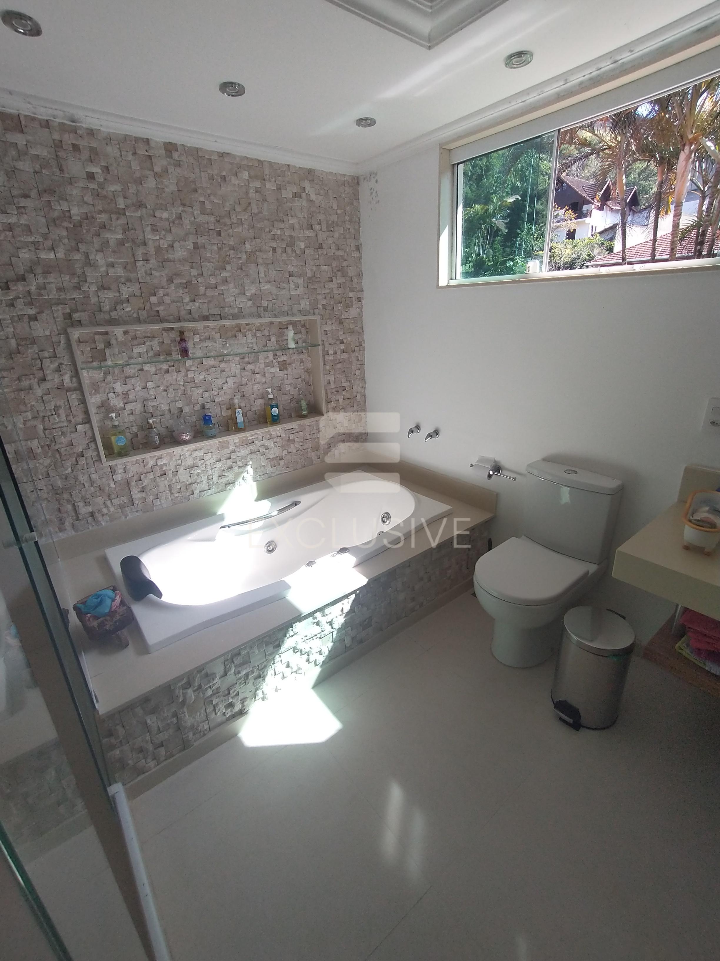 Casa com 4 dormit&oacute;rios &agrave; venda, 500 m&sup2; por R$ 2.600.000,00 - C&ocirc;nego - Nova Friburgo/RJ  Nova Friburgo - 