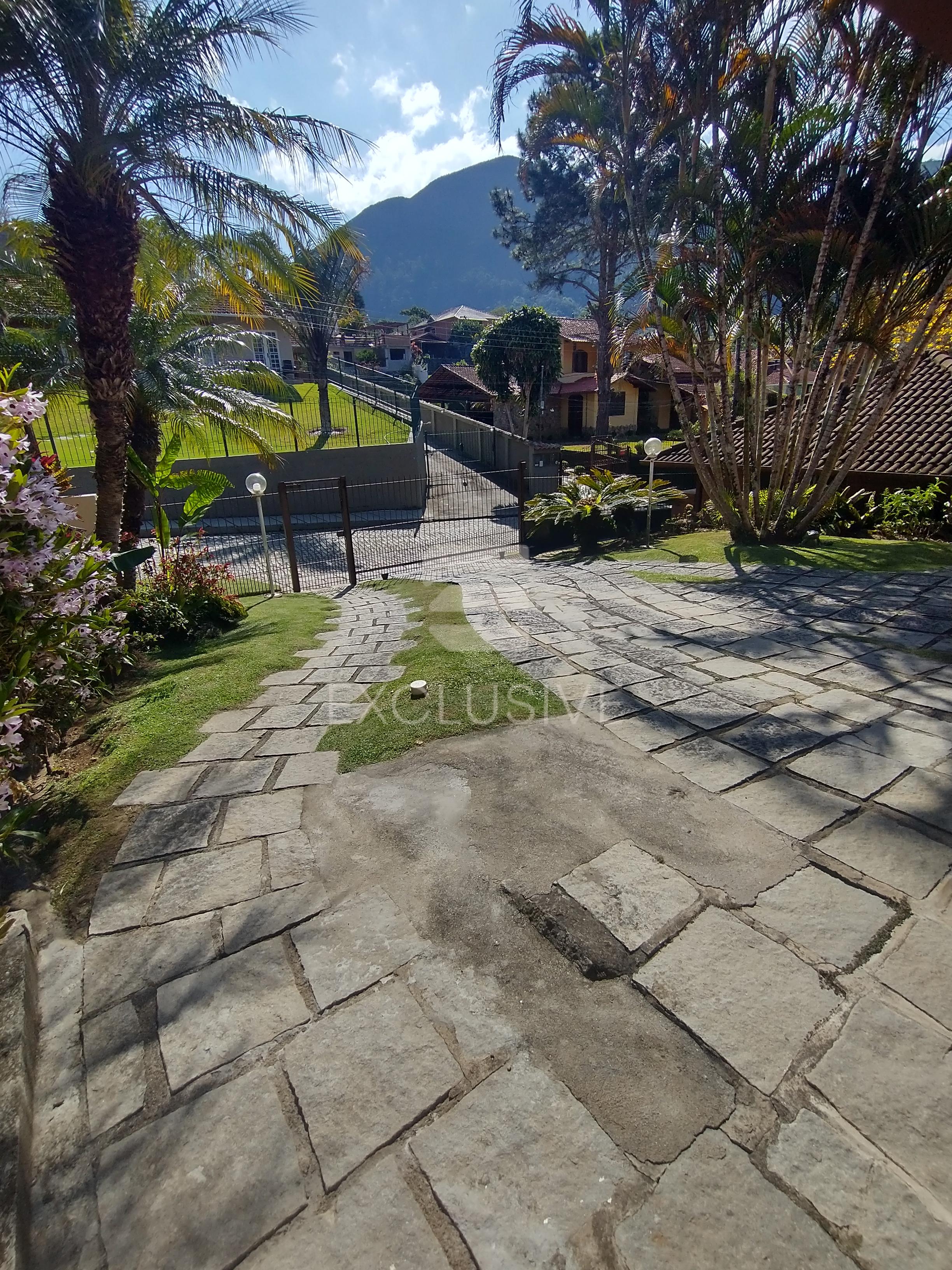 Casa com 4 dormit&oacute;rios &agrave; venda, 500 m&sup2; por R$ 2.600.000,00 - C&ocirc;nego - Nova Friburgo/RJ  Nova Friburgo - 
