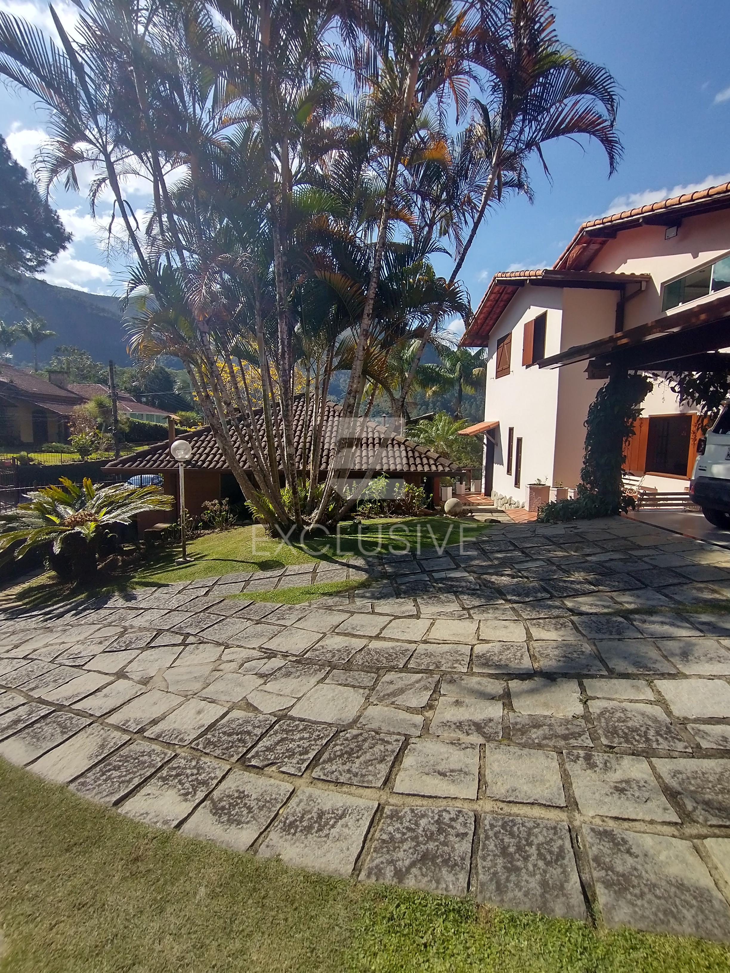 Casa com 4 dormit&oacute;rios &agrave; venda, 500 m&sup2; por R$ 2.600.000,00 - C&ocirc;nego - Nova Friburgo/RJ  Nova Friburgo - 