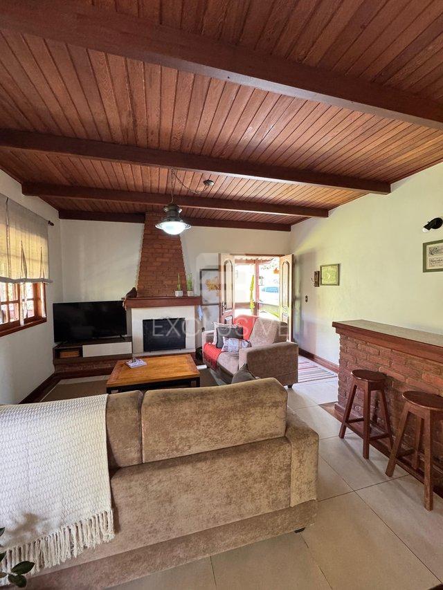 Chácara com 3 dormitórios à venda, 8.000 m² por R$ 1.150.000,00 - Nova Friburgo/RJ  Nova Friburgo - 