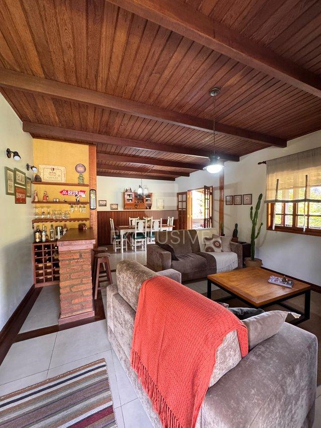 Chácara com 3 dormitórios à venda, 8.000 m² por R$ 1.150.000,00 - Nova Friburgo/RJ  Nova Friburgo - 