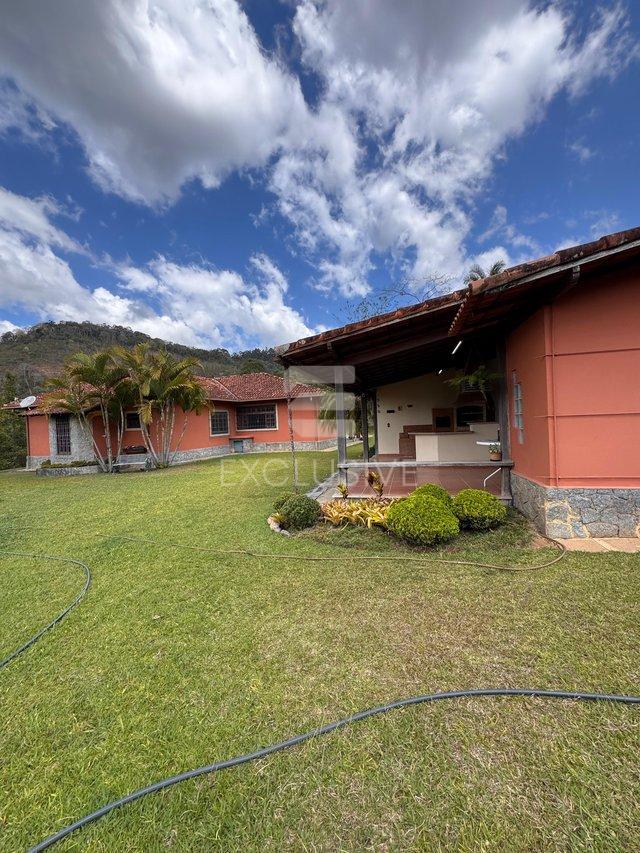 Chácara com 3 dormitórios à venda, 8.000 m² por R$ 1.150.000,00 - Nova Friburgo/RJ  Nova Friburgo - 