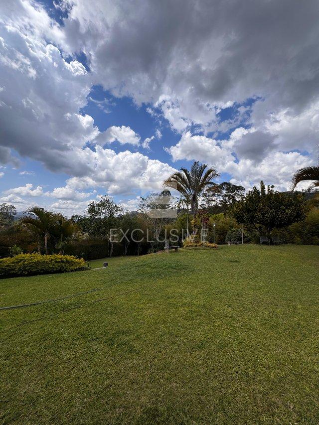 Chácara com 3 dormitórios à venda, 8.000 m² por R$ 1.150.000,00 - Nova Friburgo/RJ  Nova Friburgo - 