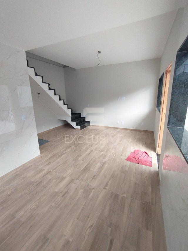 Casa com 2 dormitórios à venda, 65 m² por R$ 315.000 - Sitio São Luiz - Nova Friburgo - RJ  Nova Friburgo - 