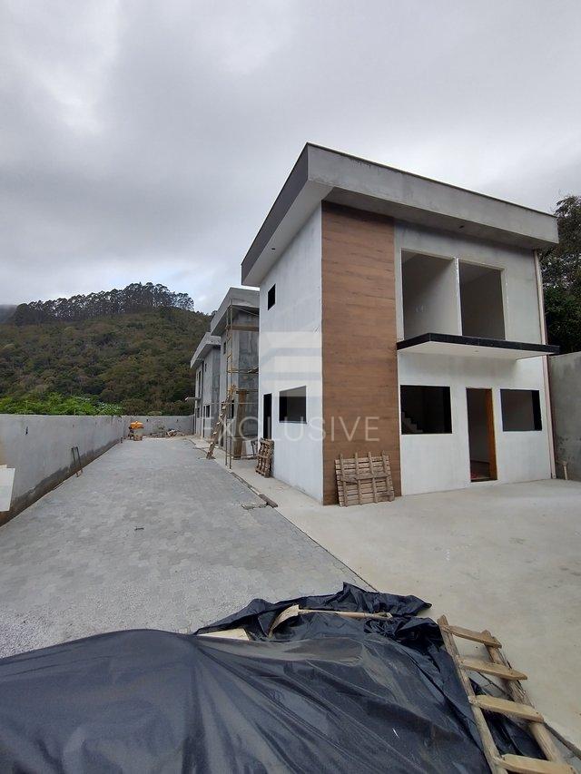 Casa com 2 dormitórios à venda, 65 m² por R$ 315.000 - Sitio São Luiz - Nova Friburgo - RJ  Nova Friburgo - 