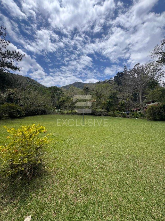 EXCELENTE POLO COMERCIAL PARA LOCAÇÃO COM VÁRIAS POSSIBILIDADES DE NEGÓCIOS  NOVAFRIBURGO  Nova Friburgo - 