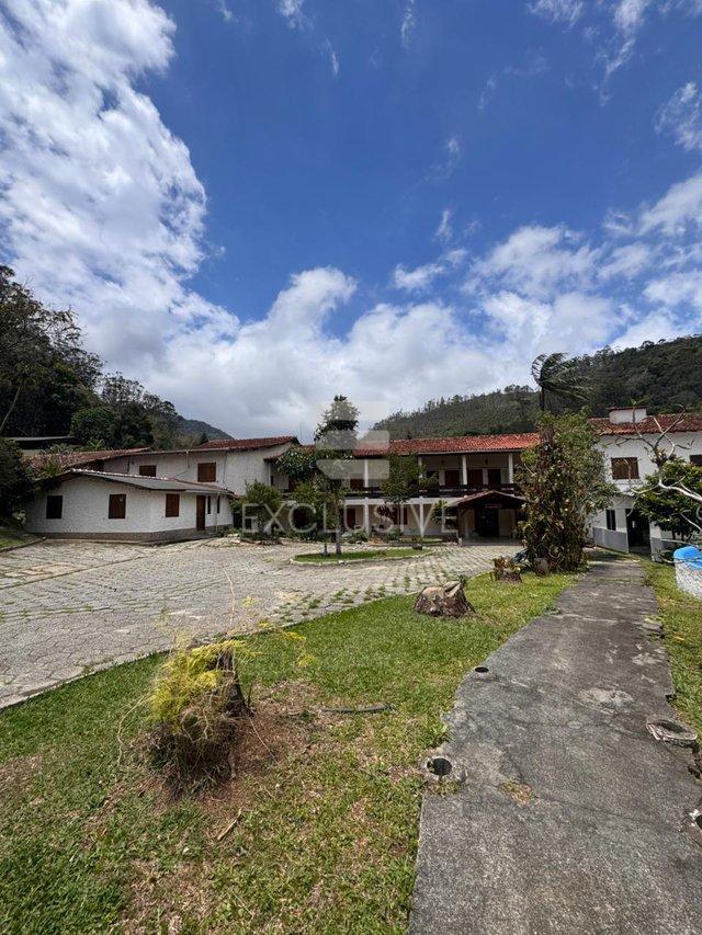 EXCELENTE POLO COMERCIAL PARA LOCAÇÃO COM VÁRIAS POSSIBILIDADES DE NEGÓCIOS  NOVAFRIBURGO  Nova Friburgo - 