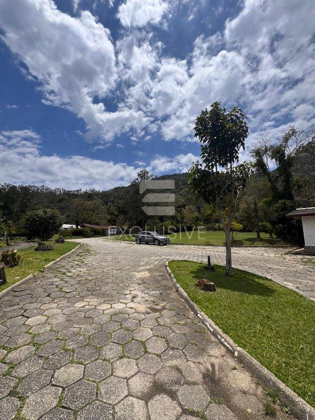 EXCELENTE POLO COMERCIAL PARA LOCAÇÃO COM VÁRIAS POSSIBILIDADES DE NEGÓCIOS  NOVAFRIBURGO  Nova Friburgo - 