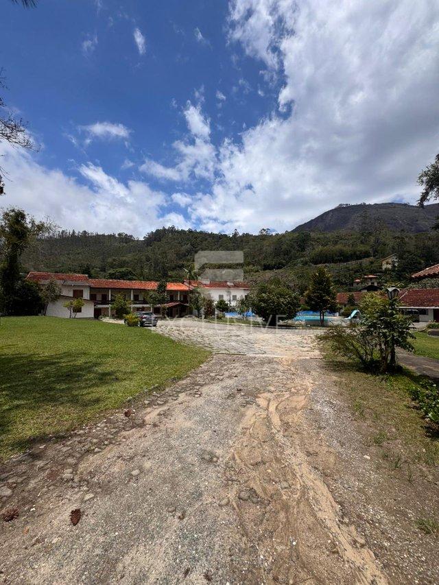 EXCELENTE POLO COMERCIAL PARA LOCAÇÃO COM VÁRIAS POSSIBILIDADES DE NEGÓCIOS  NOVAFRIBURGO  Nova Friburgo - 