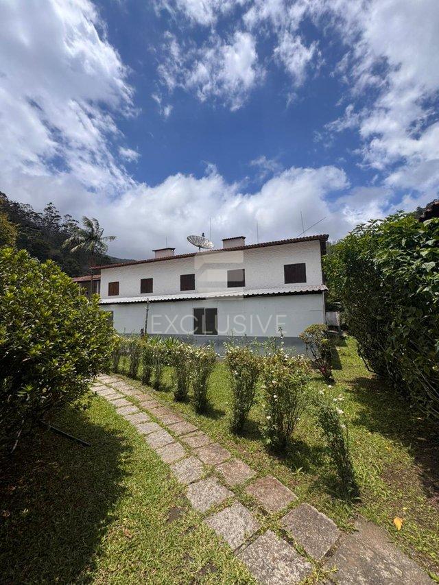 EXCELENTE POLO COMERCIAL PARA LOCAÇÃO COM VÁRIAS POSSIBILIDADES DE NEGÓCIOS  NOVAFRIBURGO  Nova Friburgo - 