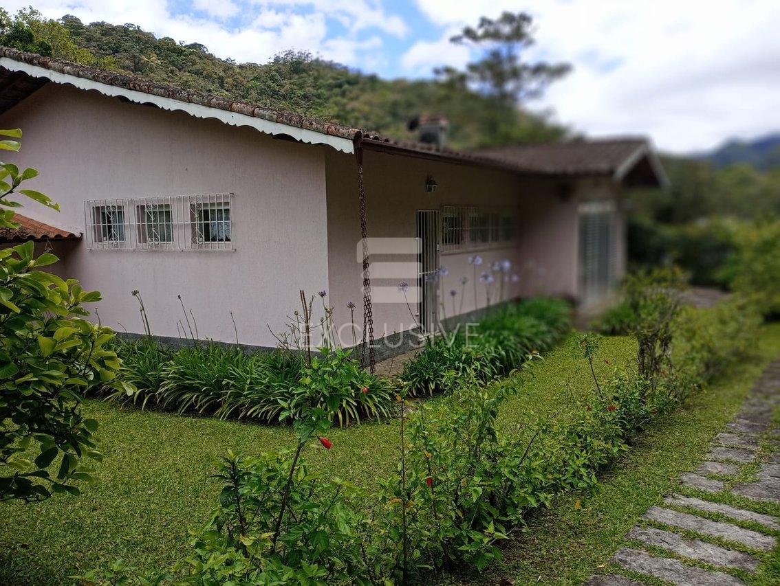 Casa Linear com 3 dormitórios à venda, 750 m² por R$ 780.000,00 - Mury - Nova Friburgo/RJ  Nova Friburgo - 