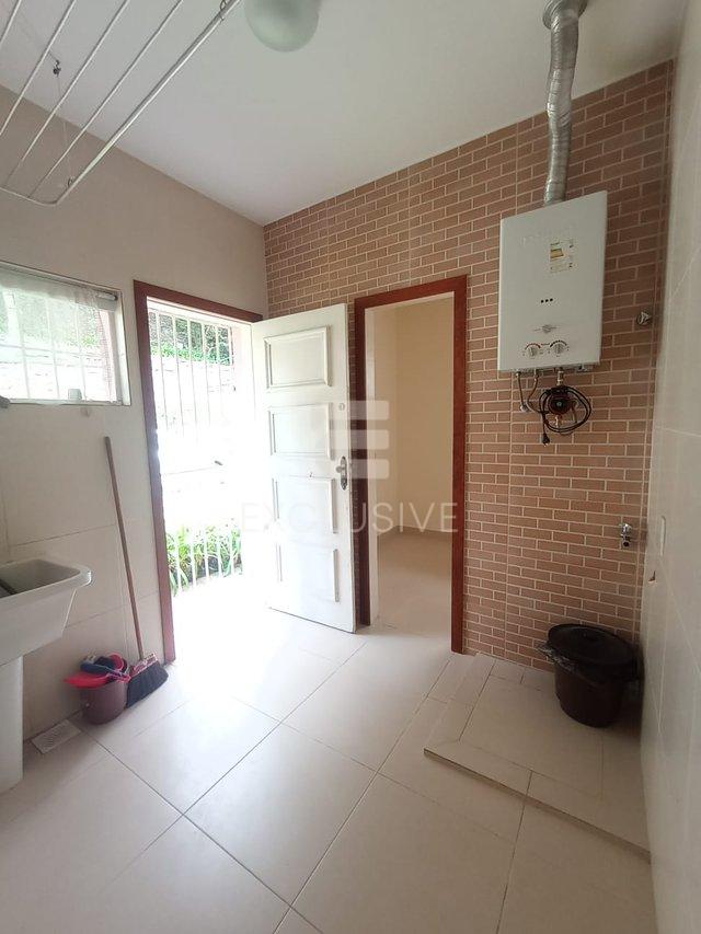 Casa Linear com 3 dormitórios à venda, 750 m² por R$ 780.000,00 - Mury - Nova Friburgo/RJ  Nova Friburgo - 