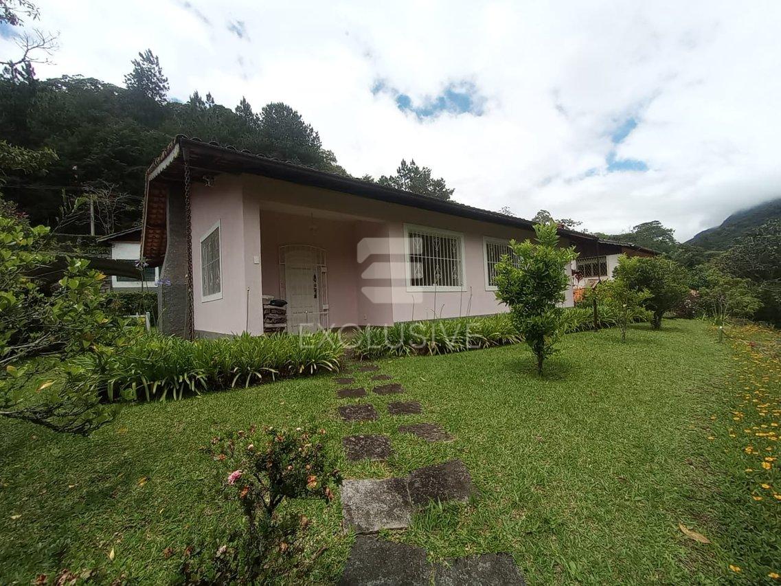Casa Linear com 3 dormitórios à venda, 750 m² por R$ 780.000,00 - Mury - Nova Friburgo/RJ  Nova Friburgo - 