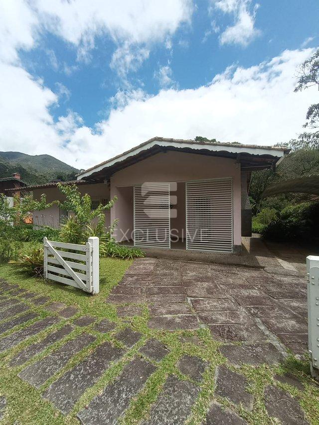 Casa Linear com 3 dormitórios à venda, 750 m² por R$ 780.000,00 - Mury - Nova Friburgo/RJ  Nova Friburgo - 