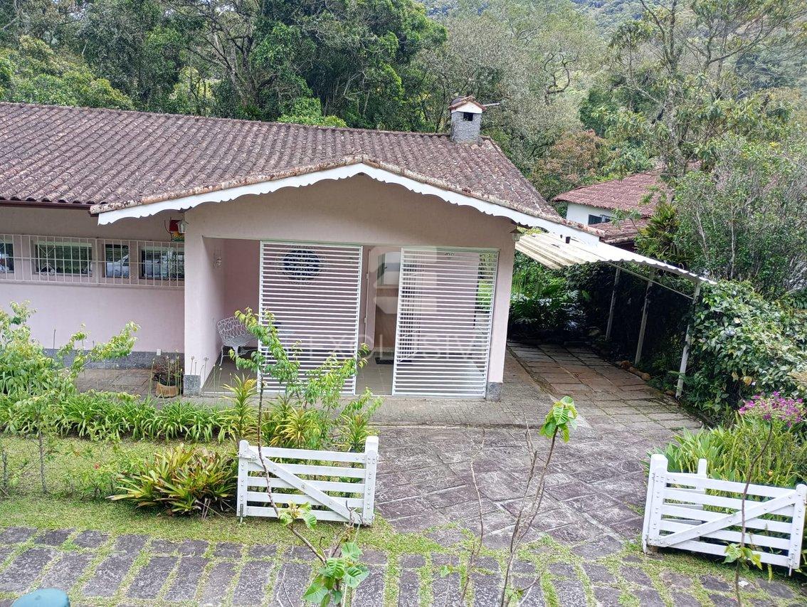 Casa Linear com 3 dormitórios à venda, 750 m² por R$ 780.000,00 - Mury - Nova Friburgo/RJ  Nova Friburgo - 