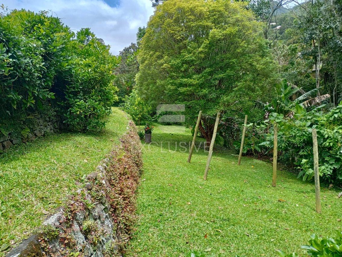 Casa Linear com 3 dormitórios à venda, 750 m² por R$ 780.000,00 - Mury - Nova Friburgo/RJ  Nova Friburgo - 