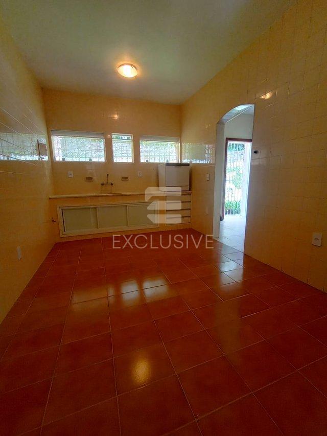Casa Linear com 3 dormitórios à venda, 750 m² por R$ 780.000,00 - Mury - Nova Friburgo/RJ  Nova Friburgo - 