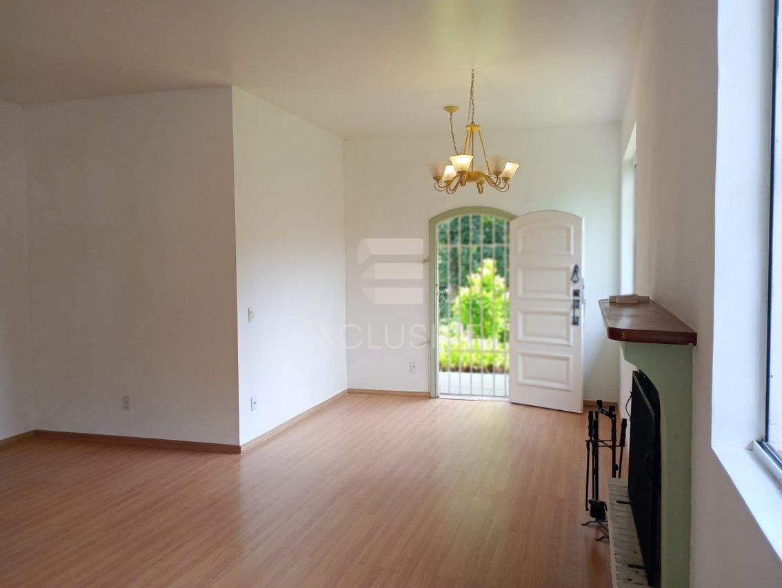 Casa Linear com 3 dormitórios à venda, 750 m² por R$ 780.000,00 - Mury - Nova Friburgo/RJ  Nova Friburgo - 