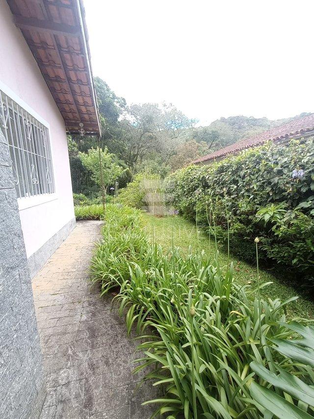 Casa Linear com 3 dormitórios à venda, 750 m² por R$ 780.000,00 - Mury - Nova Friburgo/RJ  Nova Friburgo - 