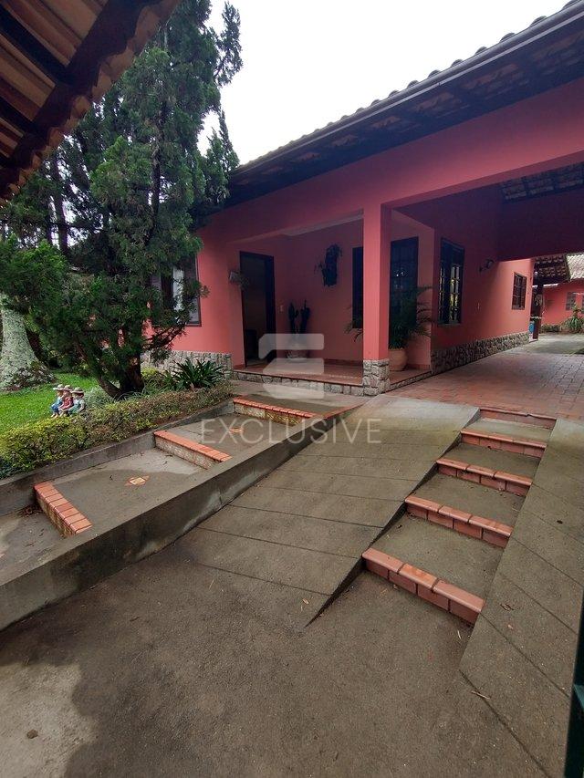 Casa Linear com 2 dormitórios à venda, 190 m² por R$ 1.250.000 - Cônego - Nova Friburgo  Nova Friburgo - 