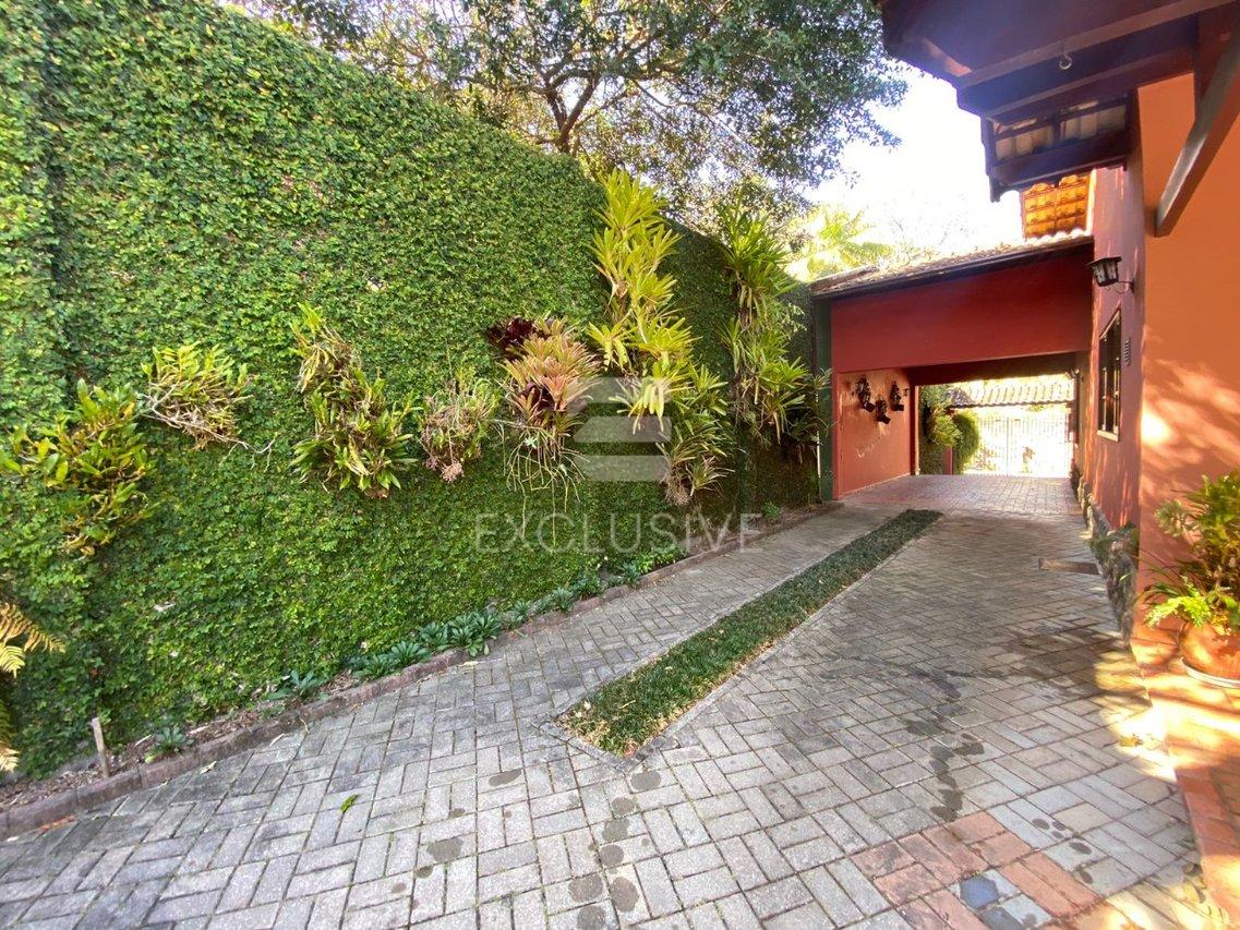 Casa Linear com 2 dormitórios à venda, 190 m² por R$ 1.250.000 - Cônego - Nova Friburgo  Nova Friburgo - 