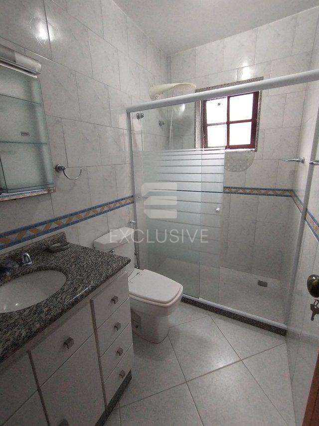 Casa Linear com 2 dormitórios à venda, 190 m² por R$ 1.250.000 - Cônego - Nova Friburgo  Nova Friburgo - 