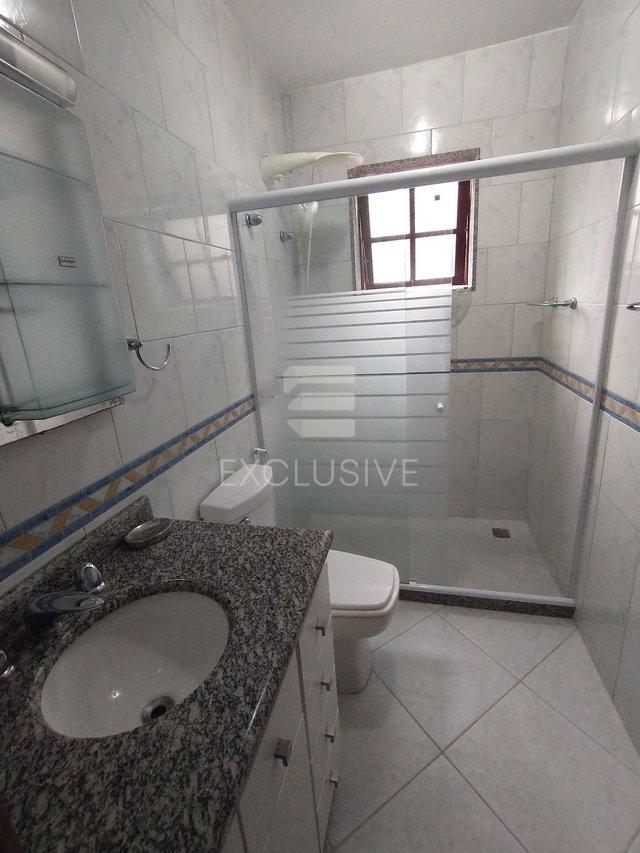 Casa Linear com 2 dormitórios à venda, 190 m² por R$ 1.250.000 - Cônego - Nova Friburgo  Nova Friburgo - 