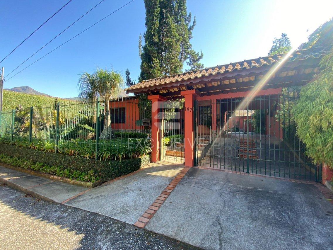 Casa Linear com 2 dormitórios à venda, 190 m² por R$ 1.250.000 - Cônego - Nova Friburgo  Nova Friburgo - 