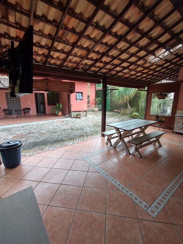 Casa Linear com 2 dormitórios à venda, 190 m² por R$ 1.250.000 - Cônego - Nova Friburgo  Nova Friburgo - 