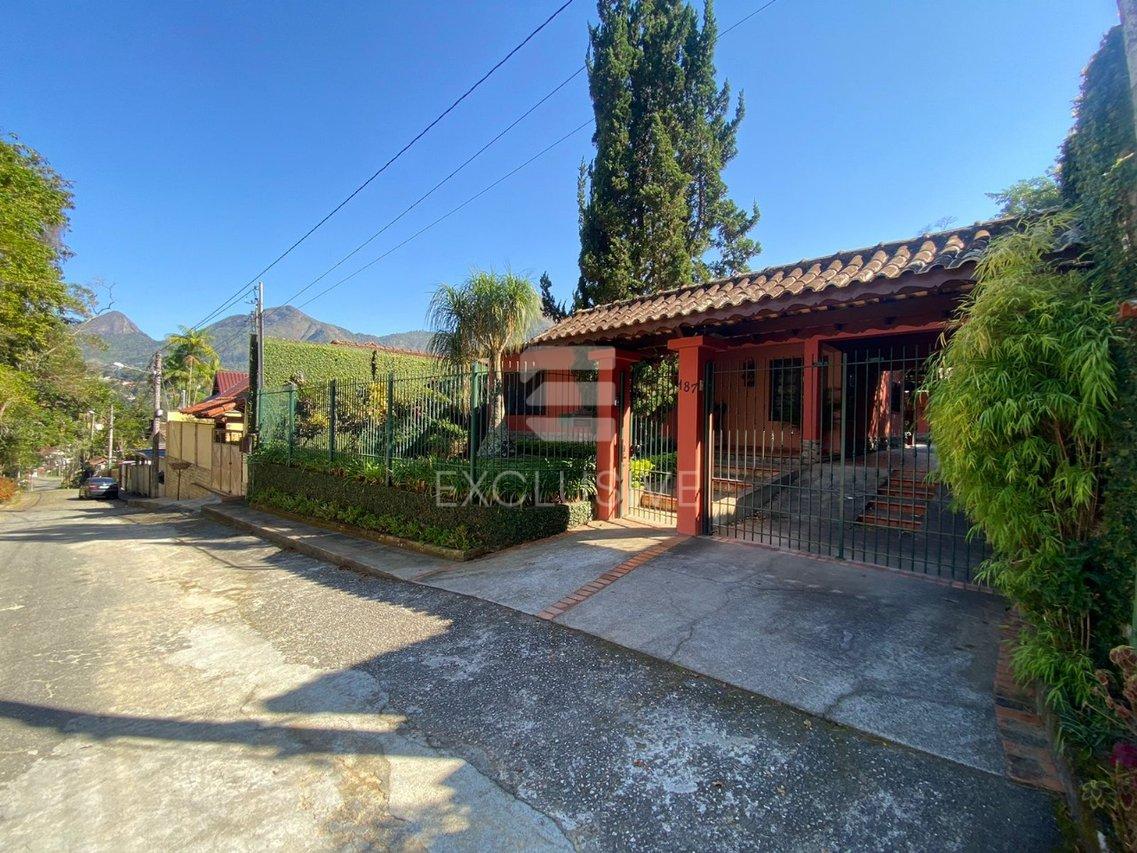 Casa Linear com 2 dormitórios à venda, 190 m² por R$ 1.250.000 - Cônego - Nova Friburgo  Nova Friburgo - 