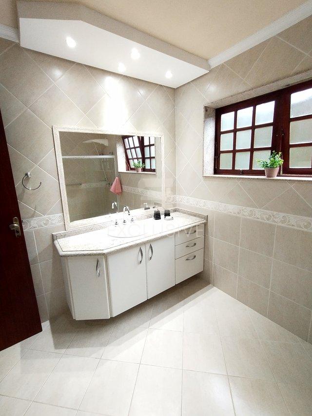 Casa Linear com 2 dormitórios à venda, 190 m² por R$ 1.250.000 - Cônego - Nova Friburgo  Nova Friburgo - 