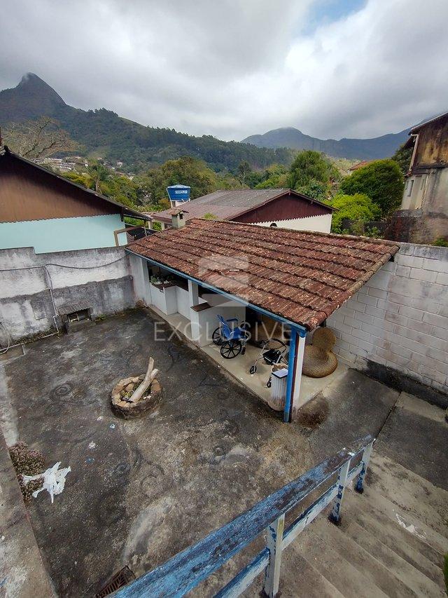 Casa com 2 dormitórios à venda, 246 m² por R$ 900.000 - Cascatinha - Nova Friburgo - RJ Rua Francisco de Almeida Sobrinho Nova Friburgo - 