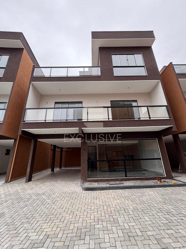 EXCELENTES CASAS  A VENDA E LOCAÇÃO COM 3 SUITES EM CONDOMINIO FECHADO NAS BRAUNES - NF  Nova Friburgo - 