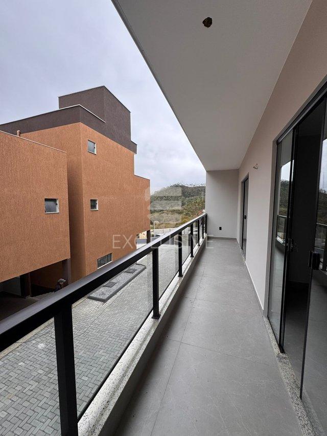 EXCELENTES CASAS  A VENDA E LOCAÇÃO COM 3 SUITES EM CONDOMINIO FECHADO NAS BRAUNES - NF  Nova Friburgo - 