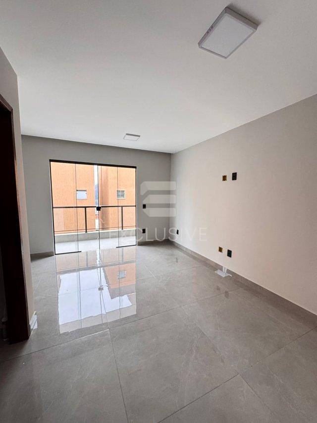 EXCELENTES CASAS  A VENDA E LOCAÇÃO COM 3 SUITES EM CONDOMINIO FECHADO NAS BRAUNES - NF  Nova Friburgo - 