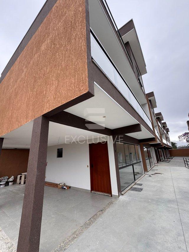 EXCELENTES CASAS  A VENDA E LOCAÇÃO COM 3 SUITES EM CONDOMINIO FECHADO NAS BRAUNES - NF  Nova Friburgo - 