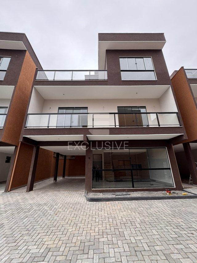 EXCELENTES CASAS  A VENDA E LOCAÇÃO COM 3 SUITES EM CONDOMINIO FECHADO NAS BRAUNES - NF  Nova Friburgo - 