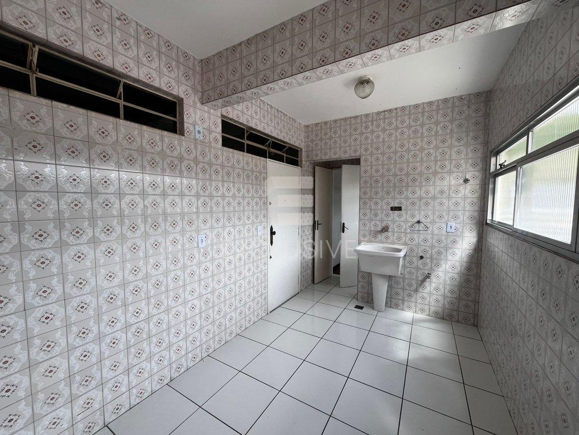 EXCELENTE COBERTURA LOCAÇÃO 3 QUARTOS - R$2.500,00 NO CENTRO - NOVA FRIBURGO  Nova Friburgo - 