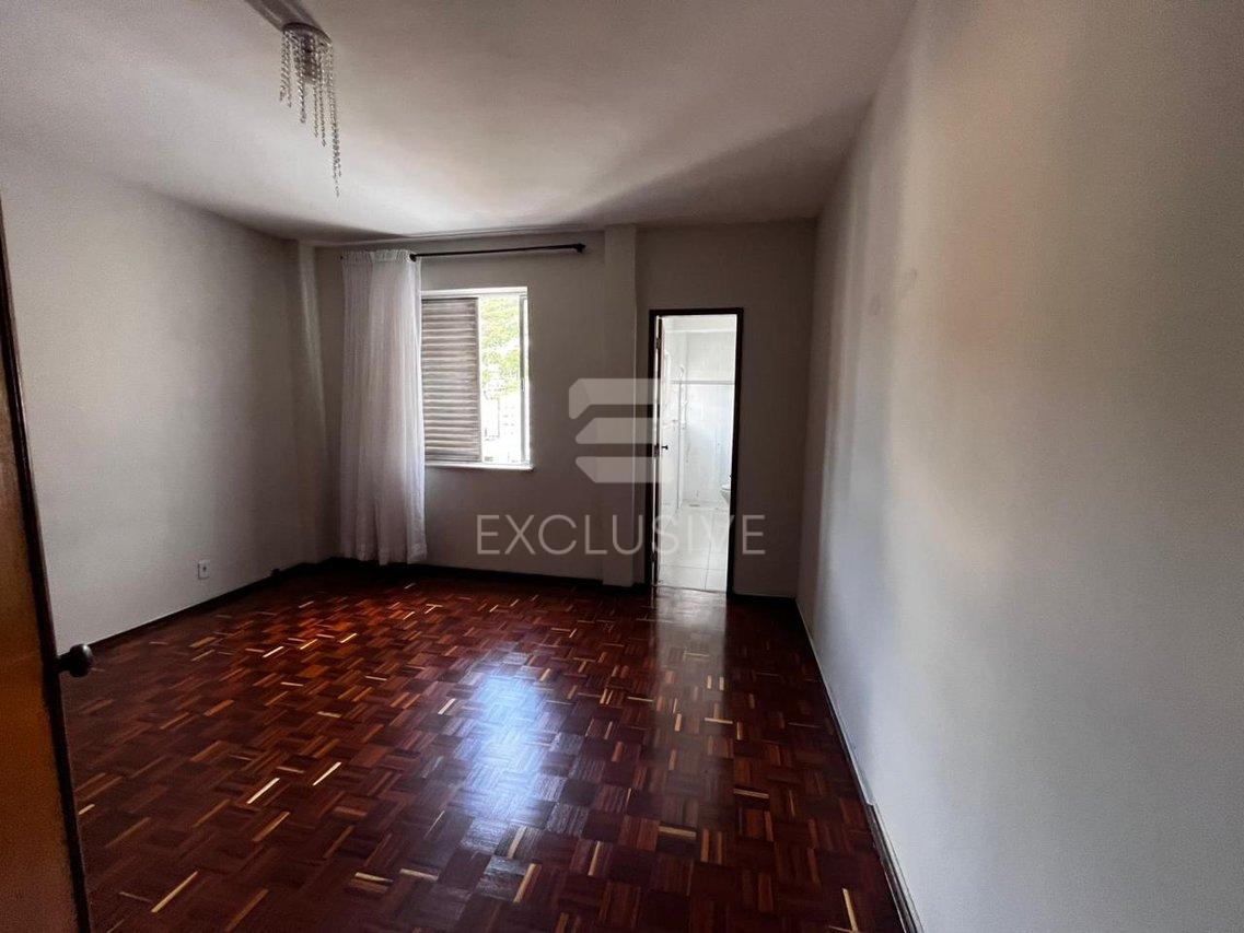 EXCELENTE COBERTURA LOCAÇÃO 3 QUARTOS - R$2.500,00 NO CENTRO - NOVA FRIBURGO  Nova Friburgo - 