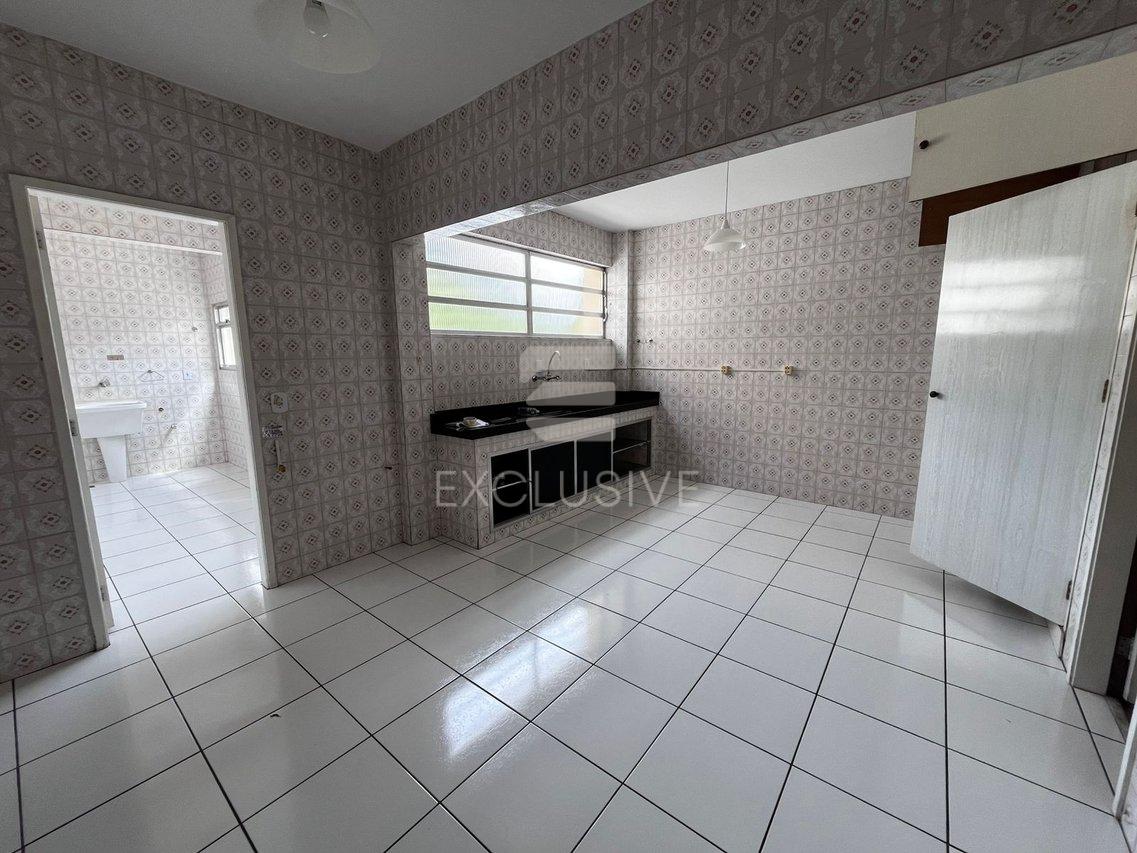 EXCELENTE COBERTURA LOCAÇÃO 3 QUARTOS - R$2.500,00 NO CENTRO - NOVA FRIBURGO  Nova Friburgo - 