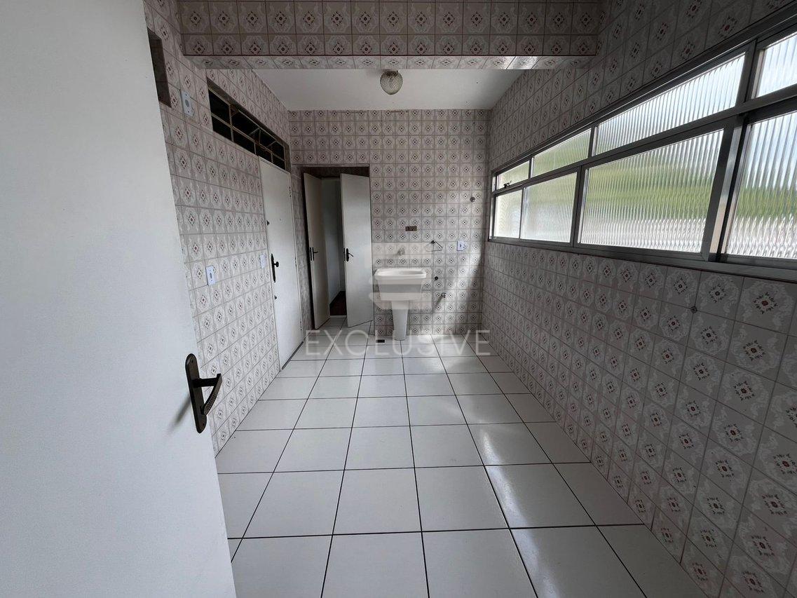 EXCELENTE COBERTURA LOCAÇÃO 3 QUARTOS - R$2.500,00 NO CENTRO - NOVA FRIBURGO  Nova Friburgo - 