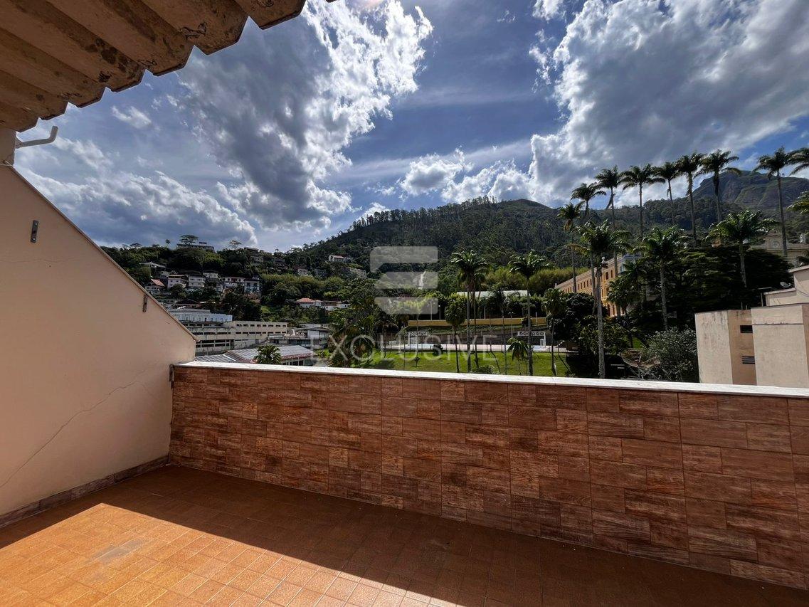 EXCELENTE COBERTURA LOCAÇÃO 3 QUARTOS - R$2.500,00 NO CENTRO - NOVA FRIBURGO  Nova Friburgo - 