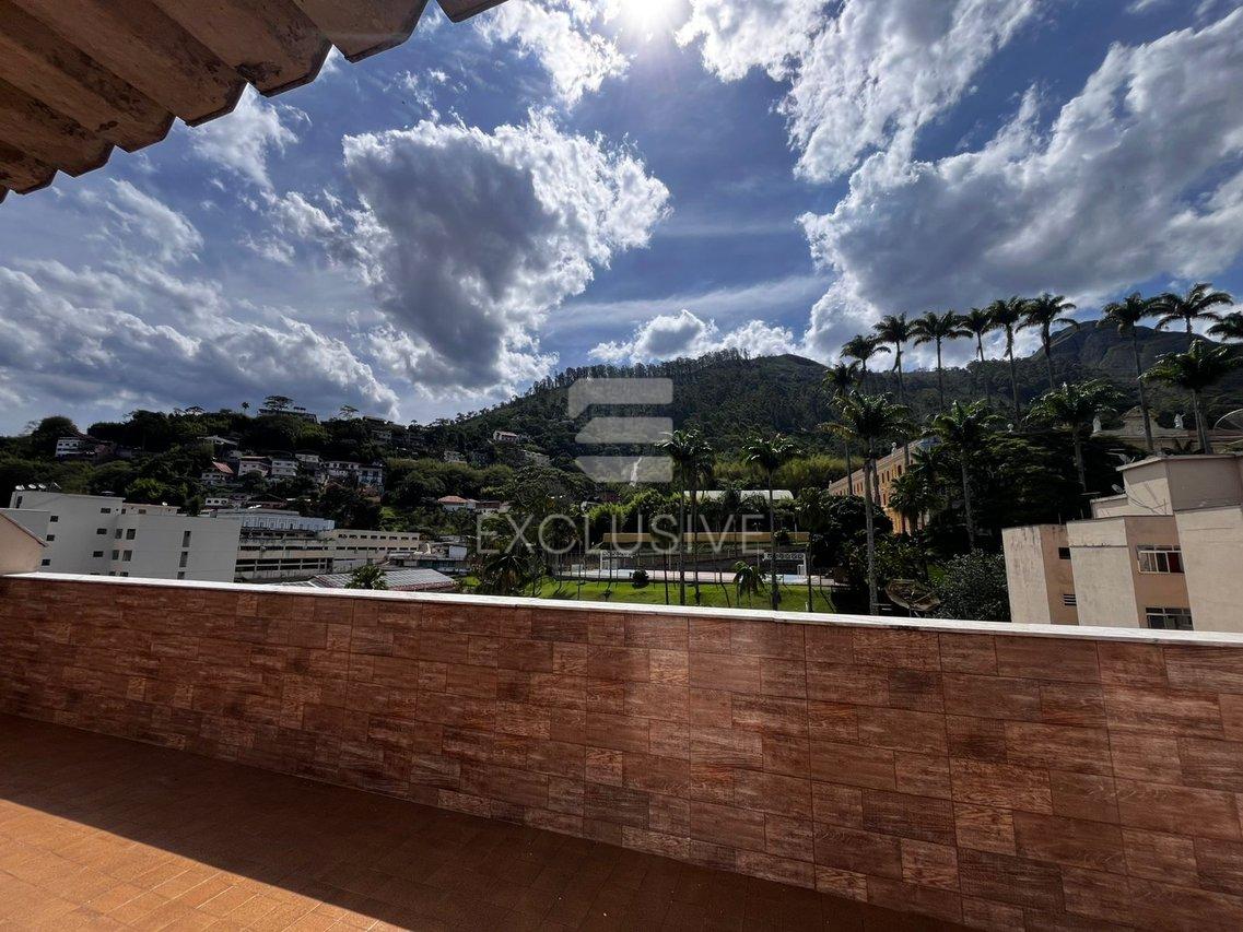 EXCELENTE COBERTURA LOCAÇÃO 3 QUARTOS - R$2.500,00 NO CENTRO - NOVA FRIBURGO  Nova Friburgo - 