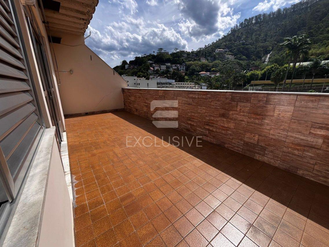 EXCELENTE COBERTURA LOCAÇÃO 3 QUARTOS - R$2.500,00 NO CENTRO - NOVA FRIBURGO  Nova Friburgo - 