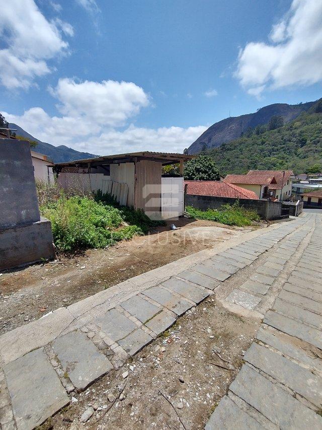 Terreno &agrave; venda, 303,88 m&sup2; por R$ 295.000 - S&iacute;tio S&atilde;o Luiz - Nova Friburgo-RJ Estrada Mário Antônio Thurler Nova Friburgo - 