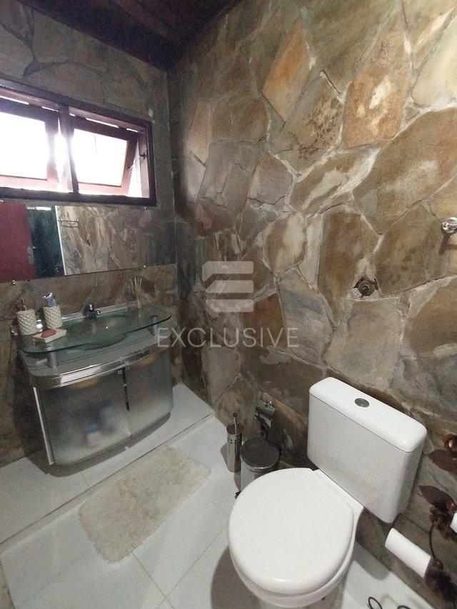 Casa com 3 dormit&oacute;rios &agrave; venda, 126 m&sup2; por R$ 250.000 - Nova Su&iacute;&ccedil;a - Nova Friburgo - RJ  Nova Friburgo - 
