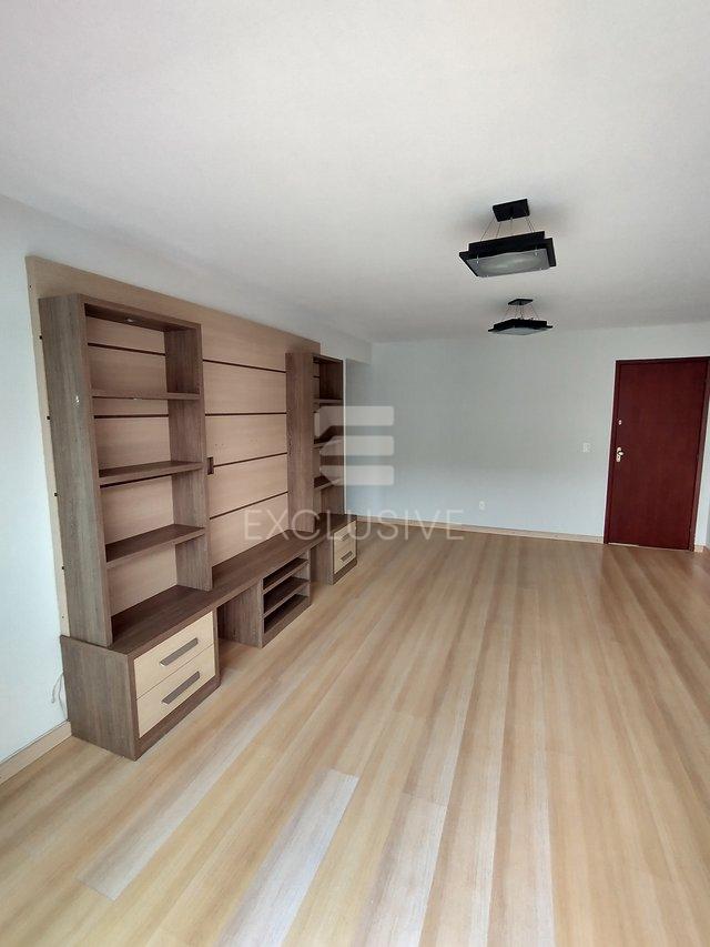 Apartamento com 3 dormit&oacute;rios Loca&ccedil;&atilde;o, 105m&sup2; por R$ 2.200,00 - C&ocirc;nego - Nova Friburgo - RJ Rua Dom João VI Nova Friburgo - 