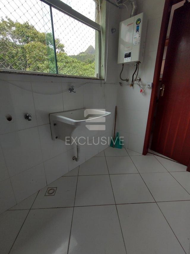 Apartamento com 3 dormit&oacute;rios Loca&ccedil;&atilde;o, 105m&sup2; por R$ 2.200,00 - C&ocirc;nego - Nova Friburgo - RJ Rua Dom João VI Nova Friburgo - 