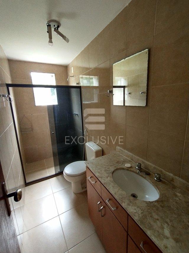 Apartamento com 3 dormit&oacute;rios Loca&ccedil;&atilde;o, 105m&sup2; por R$ 2.200,00 - C&ocirc;nego - Nova Friburgo - RJ Rua Dom João VI Nova Friburgo - 